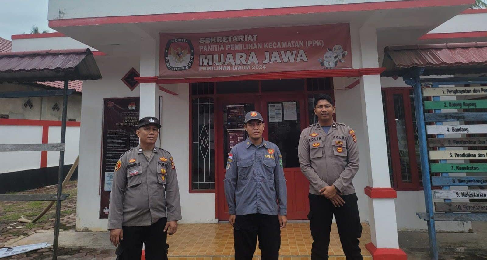Polsek Muara Jawa Polres Kutai Kartanegara melaksanakan kegiatan patroli dialogis, pada Senin (17/6/2024). Foto: HO/Humas Polda Kaltim
