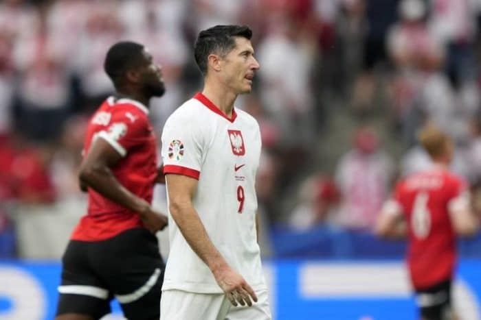 Robert Lewandowski dalam laga Polandia vs Austria di Euro 2024. Foto: HO/AP Photo-Ebrahim Noroozi