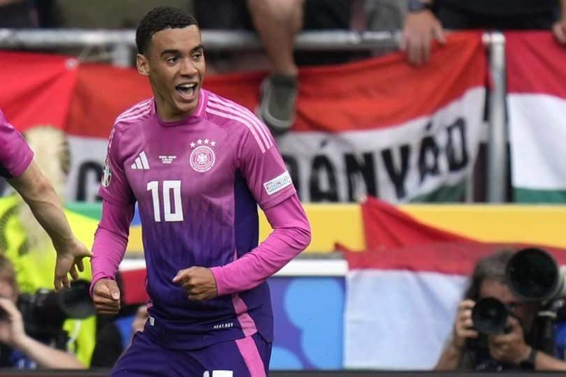 Selebrasi Jamal Musiala usai membobol gawang Hungaria di Euro 2024, Rabu (19/6/2024). Foto: AP Photo-Ariel Schalit