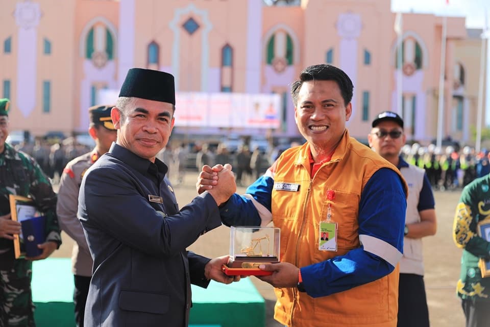 Pj Wali Kota Tarakan, Bustan, menyatakan bahwa apel ini adalah bukti kolaborasi untuk meningkatkan kesiapsiagaan menghadapi potensi bencana. Foto: BorneoFlash.com/Ist