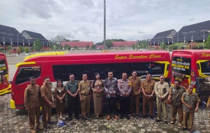 Dinas Pariwisata Kutai Barat menjalin kerjasama dengan jasa transportasi PT. Cendana Mitra Perkasa, Senin (08/07/2024). Foto: BorneoFlash/Lilis