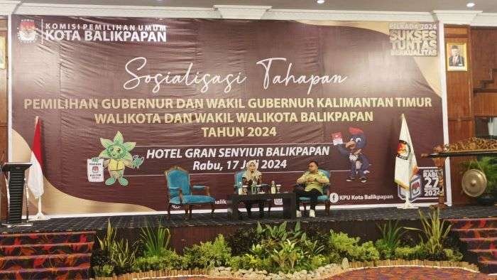 KPU Kota Balikpapan gelar Sosialisasi Tahapan Gubernur, Wakil Gubernur Kaltim, Wali Kota dan Wakil Wali Kota Balikpapan, di Grand Senyiur Hotel Balikpapan, pada hari Rabu (17/7/2024).