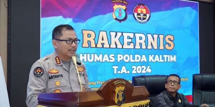 Kabid Humas Polda Kaltim Kombes Pol Artanto saat membuka Rakernis Fungsi Kehumasan TA.2024 di Gedung Mahakam Polda Kaltim, Selasa (09/07/2024). Foto: HO/Humas Polda Kaltim