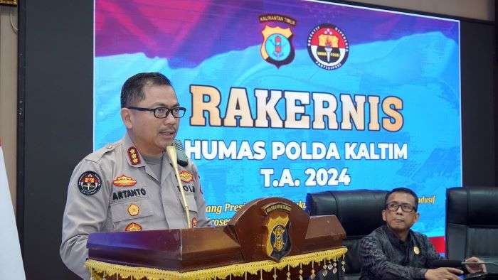 Kabid Humas Polda Kaltim Kombes Pol Artanto saat membuka Rakernis Fungsi Kehumasan TA.2024 di Gedung Mahakam Polda Kaltim, Selasa (09/07/2024). Foto: HO/Humas Polda Kaltim