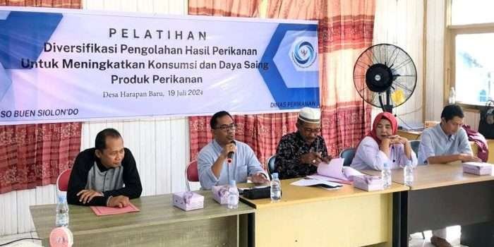 Kegiatan diversifikasi olahan ikan bandeng di daerah pesisir oleh Dinas Perikanan Kabupaten Paser. Foto: BorneoFlash/IST