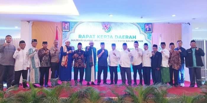 Ketua MUI Balikpapan Tekankan Jaga Persatuan dan Kesatuan kepada Pengurus dalam Rakor dan Pelantikan