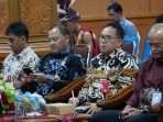 Pj Bupati PPU, Makmur Marbun saat di acara sosialisasi keselamatan penerbangan di kantor Bupati Penajam Paser Utara (PPU), Jumat, (26/7/2024). Foto: HO/DiskominfoPPU