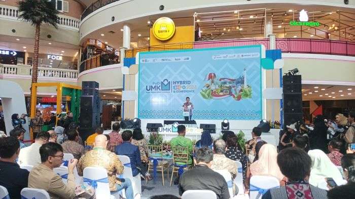 Pj Gubernur Kaltim, Akmal Malik Saat Pembukaan PaDi UMKM Hybrid Expo and Conference 2024 di Kota Balikpapan, pada hari Kamis (18/7/2024). Foto: BorneoFlash/Niken Sulastri