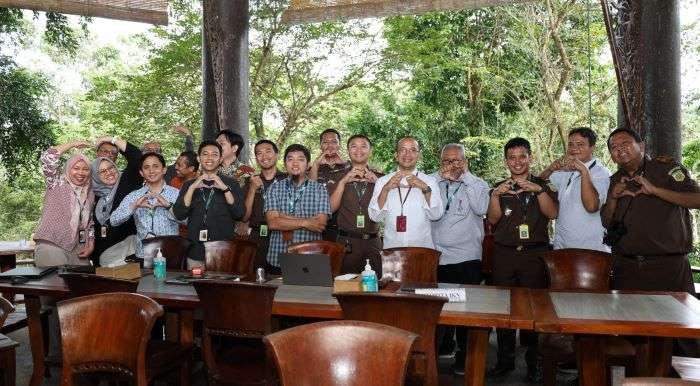 Sejumlah ASN dari Kementrian Keuangan, Kementerian Luar Negeri, Sekretariat Negara dan Kejaksaan Agung RI mengikuti kegiatan Work from IKN (WFI). Foto: HO/Humas OIKN