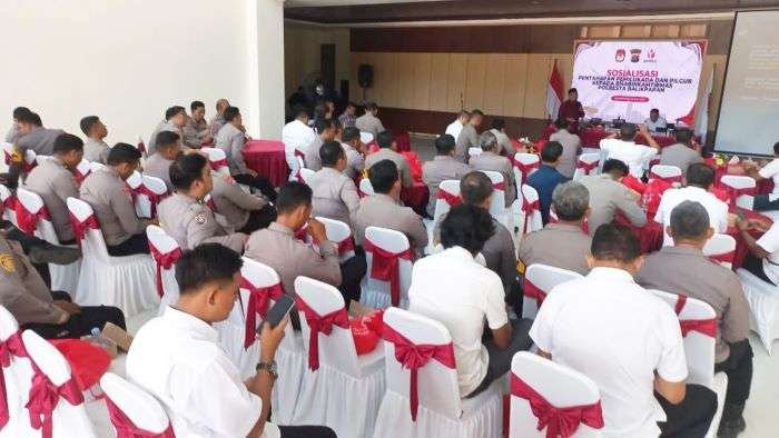 Sosialisasi Pemantapan Pemilukada dan Pilgub dari KPU dan Bawaslu kepada Bhabinkamtibmas Jajaran Polresta Balikpapan beserta Satuan Intelkam, Reskrim dan Jajaran Polsek Rabu (10/7/2024). Foto: HO/Humas Polresta Balikpapan