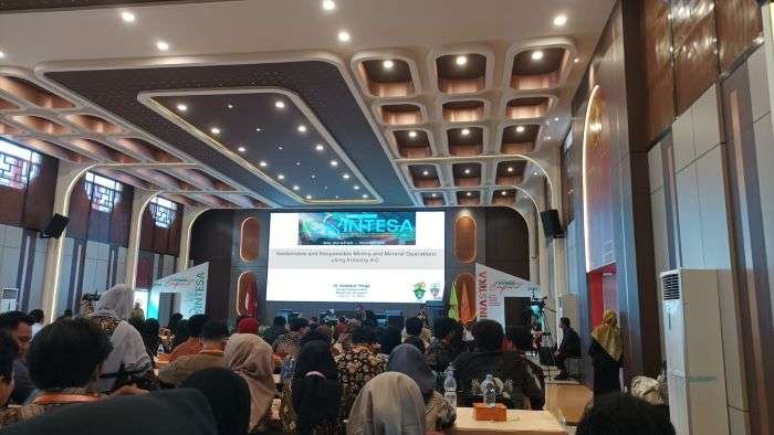 Universitas Mulia Balikpapan gelar International Hybrid Conferences Tahun 2024, di Ballroom Cheng Ho Universitas Mulia Balikpapan, pada hari Jumat (12/7/2024). Foto: BorneoFlash/Niken Sulastri