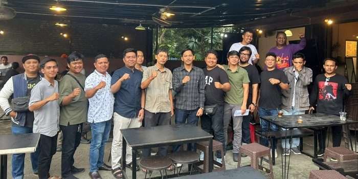 Foto bersama usai pembentukan SMSI Samarinda.