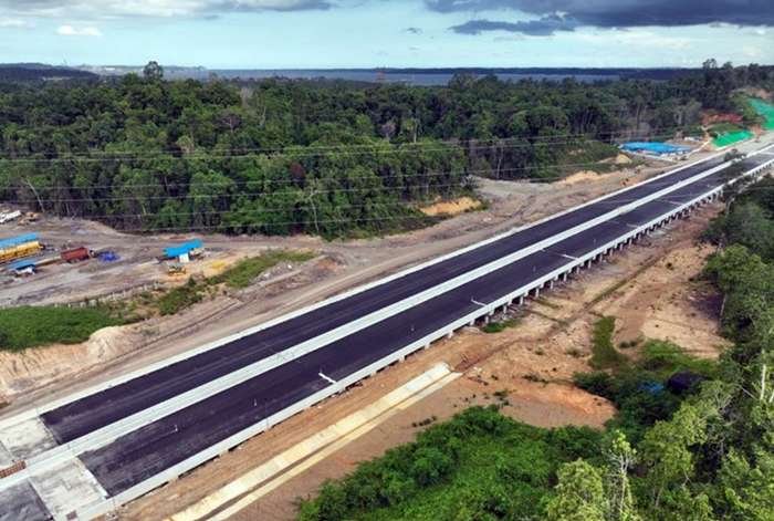 Jalan Tol IKN Segmen 5A Sp Tempadung-Jembatan Pulau Balang. Foto : BorneoFlash.com/Ist