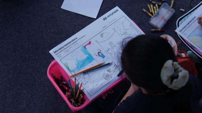 Kids Coloring Competition yang dapat diikuti oleh anak-anak yang masih duduk di bangku sekolah dasar. Foto: BorneoFlash/Niken Sulastri