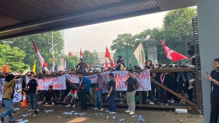 Kondisi pintu masuk belakang atau Gerbang Pancasila Gedung MPR/DPR/DPD RI, Senayan, Jakarta, Kamis (22/8/2024). Foto: IST/Detik