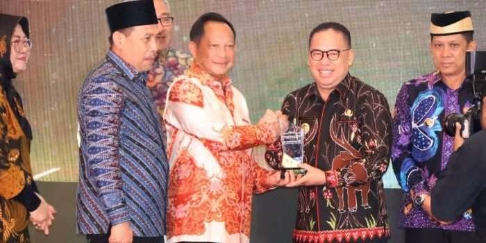 Malam Penganugerahan Apresiasi Kinerja Penjabat Kepala Daerah di The Tribrata Hotel & Convention Center, Darmawangsa, Jakarta Selatan, pada Jumat malam (30/8/2024). Foto: HO/DiskominfoPPU