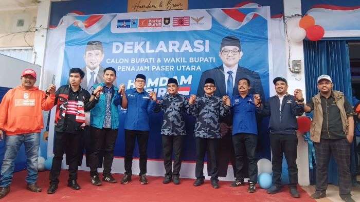 Pasangan Hamdan Pongrewa dan Ahmad Basir secara resmi telah mendeklarasikan diri sebagai Bakal Calon Bupati dan Wakil Bupati di Kabupaten PPU dalam Pilkada 2024, Kamis (29/8/2024). Foto: BorneoFlash/Ist