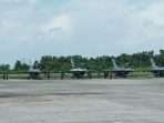 Pesawat Tempur F-16 Fighting Falcon TNI Angkatan Udara tiba di Bandara Sultan Aji Muhammad Sulaiman (SAMS) Sepinggan Balikpapan, pada hari Sabtu (10/8/2024). Foto: BorneoFlash/Niken Sulastri