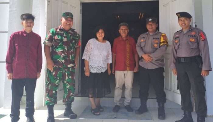 Polsek Sangasanga bersama TNI dan pihak kecamatan melaksanakan Patroli Dialogis Tiga Pilar di wilayah Kecamatan Sangasanga, Kabupaten Kutai Kartanegara, pada Minggu (18/8/2024). Foto: BorneoFlash.com/Ist