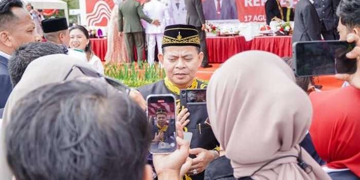 Sekda PPU, Tohar sebagai inspektur upacara pada Peringatan HUT RI tanggal 17 Agustus 2024 di lapangan Pemkab PPU, Sabtu (17/8/2024). Foto: BorneoFlash/Irwan