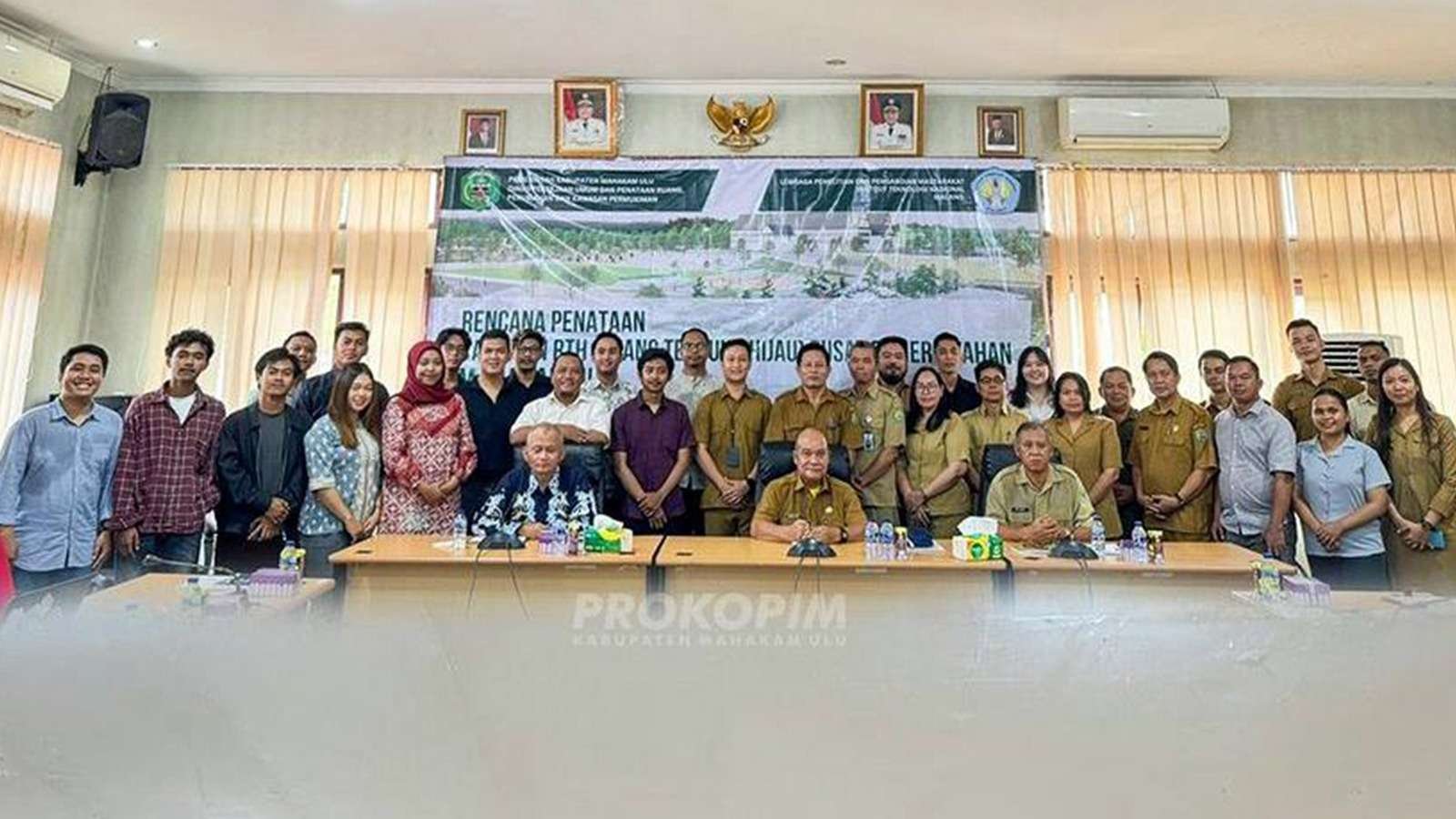 Pemkab Mahulu Gelar Rapat Rencana Penataan Ruang yang difasilitasi oleh DInas PUPR dan bekerjasama dengan ITN malang membahas 4 agenda sekaligus, di Ruang Rapat Bappelitbangda pada Selasa, 30 Juli 2024. HO/Prokopim Mahulu