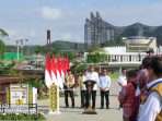 Presiden Joko Widodo meresmikan ruang terbuka hijau, Plaza Seremoni Sumbu Kebangsaan di IKN pada pada Rabu (14/8/2024). Foto : HO/Humas Otorita IKN