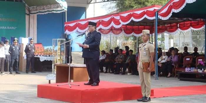 Bupati FX Yapan Sampaikan Amanat Menhub saat Upacara Harhubnas Ke-54 di Bandara Melalan Melak