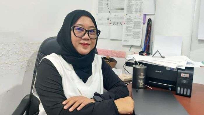 Ketua Divisi Sumber Daya Manusia (SDM) dan Partisipasi Masyarakat (Parmas) KPU Kabupaten Paser, Hafida. Foto: BorneoFlash/IST
