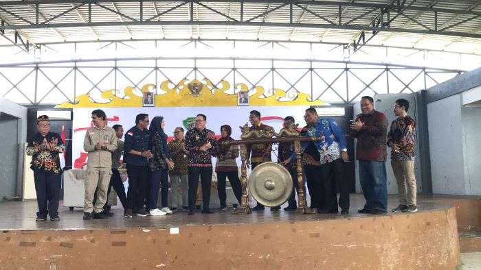 Pj Bupati PPU Makmur Marbun resmi membuka Sosialisasi Kebijakan Netralitas ASN dalam Penyelenggaraan Pemilu dan Pilkada Tahun 2024 di Gedung Graha Pemuda PPU, Jum’at (13/09/2024). Foto: BorneoFlash/Irwan