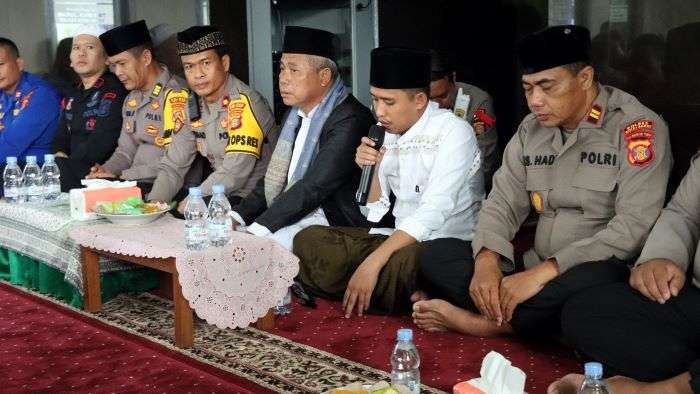 Polres Kutai Barat hadirkan Ustadz Saiful saat peringatan Maulid Nabi Muhammad SAW 1446 H di Aula Polres Kutai Barat, pada Selasa, 24 September 2024. Foto: HO/Humas Polres Kutai Barat