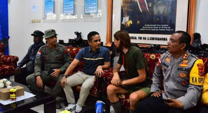 Foto: Pilot Susi Air, Kapten Philip Mark Mehrtens dari kelompok kriminal bersenjata (KKB) di Papua (Dok. Istimewa)