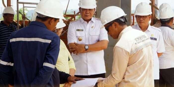 Bupati Mahulu Tinjau Langsung Progres Pembangunan Gereja Katolik Santo Bonifasius di Ujoh Bilang