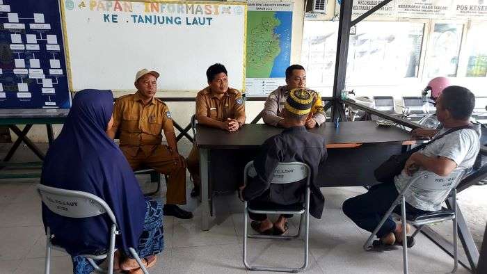 Cipta kondisi dan koordinasi keamanan serta ketertiban masyarakat (Kamtibmas) bersama sejumlah tokoh masyarakat pada Senin (21/10/2024). Foto: Borneoflash/IST