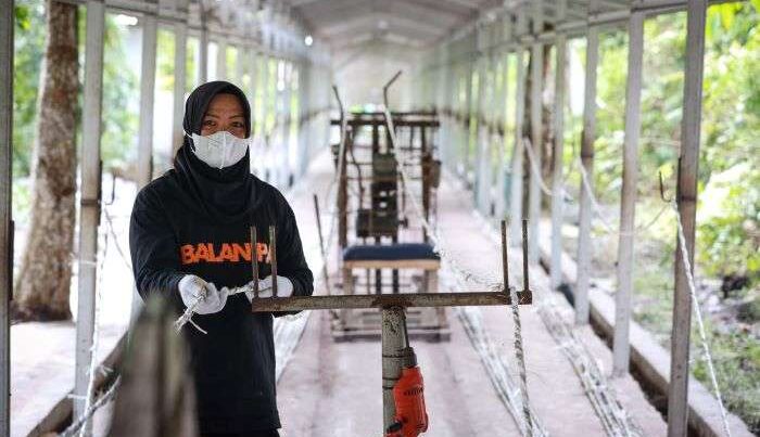 Inovasi pemanfaatan kembali tali kapal oleh Kelompok Usaha Bersama (KUBE) Balanipa di Muara Badak, Kabupaten Kutai Kartanegara, Kalimantan Timur. Foto: HO/PHSS