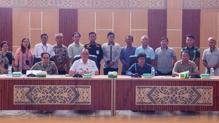 Lokakarya Persiapan Pengusulan Indikasi Geografis (IG) Kakao Mahulu dan Pembahasan Dokumen Roadmap Model Bisnis “Single Origin” Kakao Agroforestri, di Ruang Pertemuan Kantor Bappelitbangda, pada Rabu (09/10/2024). Foto: HO/Prokopim Mahulu