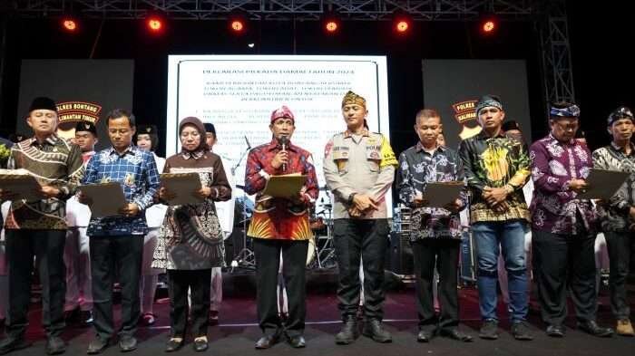 Pelaksanaan Doa Bersama dan Deklarasi Pilkada Damai Tahun 2024, di Lapangan Tanjung Laut Jalan Wr. Soepratman, Kelurahan Tanjung Laut, Kecamatan Bontang Selatan, pada hari Rabu (9/10/2024). Foto: BorneoFlash/IST