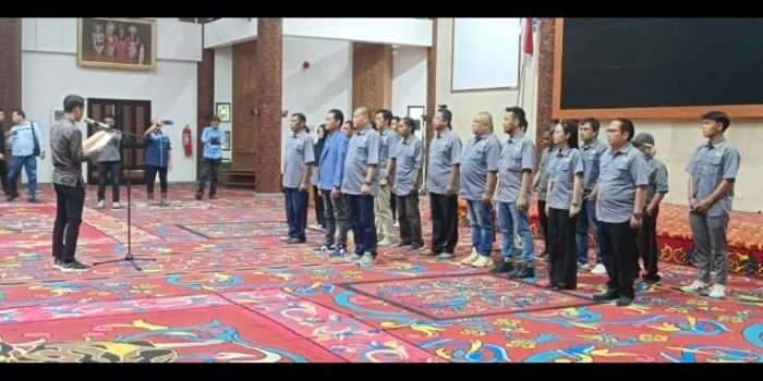 Pengukuhan Pengurus PWI Kabupaten Kutai Barat di Ruang Serba Guna Aji Tulur Jejangkat, Komplek Kantor Bupati Kutai Barat, Sendawar, pada Kamis (31/10/2024). Foto: BorneoFlash/Ist