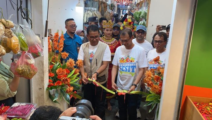 Pj Gubernur Kaltim Resmikan Toko Penyeimbang di Kota Balikpapan 