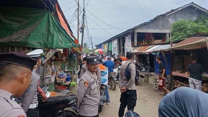 Personel Polres PPU berikan pengamanan dan ketertiban selama masa kampanye hingga proses Pemilu 2024 selesai. Foto: HO/Humas Polres PPU