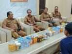 Pertemuan Pjs Wali Kota Balikpapan, Ahmad Muzakkir didampingi Sekretaris Daerah (Sekda) Kota Balikpapan, Muhaimin Bersama Ketua DPRD Balikpapan, Alwi Al Qadri dan Wakil Ketua I DPRD Balikpapan, Yono Suherman, di Kantor DPRD Balikpapan, pada hari Senin (21/10/2024). Foto: BorneoFlash/Niken Sulastri