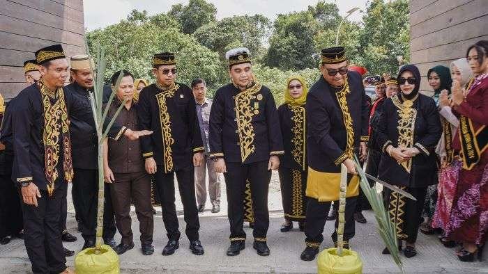 Festival Belian Adat Paser Nondoi 2024 Resmi Dibuka, Pj Bupati PPU Ajak Masyarakat Lestarikan Budaya