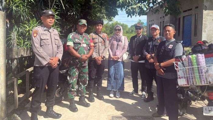 Polsek Tanjung Redeb beri pengamanan kampanye yang berlangsung di Jalan Kedaung I, Gang Borneo 9 RT 09, Kelurahan Sei Bedungun, Kecamatan Tanjung Redeb, Selasa (22/10/2024). Foto: HO/Humas Polres Berau