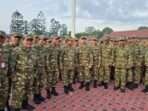 Para menteri melakukan olahraga dan baris-berbaris di hari pertama retret, di Lapangan Sapta Marga, Akademi Militer, Magelang, Jumat (25/10/2024) pagi. Foto: Dok. PCO