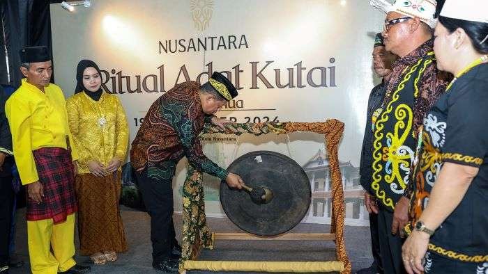 Ritual Adat Kutai Kutai Pelas Benua di Rest Area, Ibu Kota Nusantara (IKN) pada Minggu (20/10/2024). Foto: HO/Humas Otorita IKN