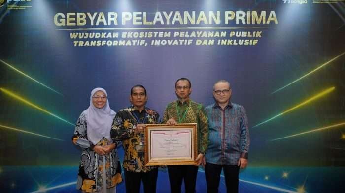 Sekda Kota Balikpapan, Muhaimin, Pjs Wali Kota Balikpapan, Ahmad Muzzakir, Kepala Bappeda Litbang Murni dan Kepala DPMPTSP Balikpapan Hasbullah Helmi. Foto: BorneoFlash/IST