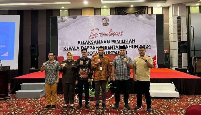 Sosialisasi pelaksanaan Pilkada 2024, di Grand Tjokro Hotel Balikpapan, pada hari Kamis (10/10/2024). Foto: BorneoFlash/Niken Sulastri