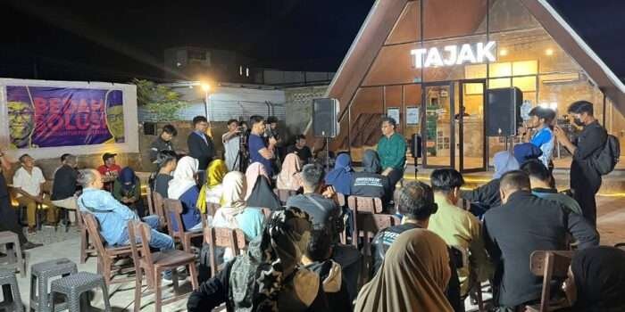 Pasangan calon Wali Kota Balikpapan dan Wakil Wali Kota Balikpapan Nomor Urut 3 Sabani-Syukri saat menggelar Media Ghatering di TAJAK Coffe, Jumat (11/10/2024) malam. Foto : BorneoFlash.com/ NikenSulastri