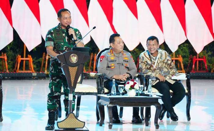 Panglima TNI Jenderal TNI Agus Subiyanto saat memaparkan penjelasan mengenai kesiapan TNI amankan Pilkada 2024, dalam acara Rakornas Pemerintah Pusat dan Daerah tahun 2024, Kamis (7/11/2024).(Pusat Penerangan (Puspen) TNI)