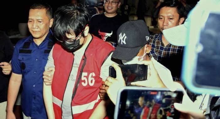 Kejaksaan Agung (Kejagung) menetapkan ibu Gregorius Ronald Tannur, MB sebagai tersangka dalam kasus suap pengurusan perkara pembunuhan yang menjerat anaknya. (MOCH ASIM)