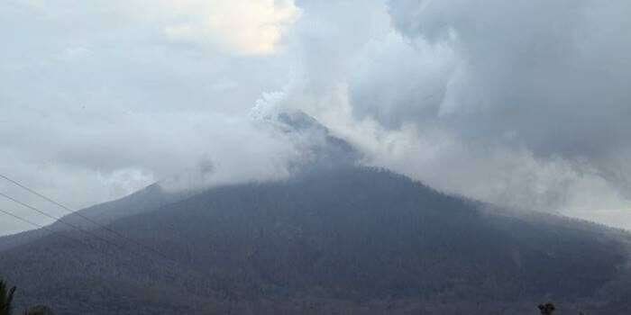 Waspada! Gunung Lewotobi : 34 Kali Gempa Embusan dan Potensi Bahaya Lahar
